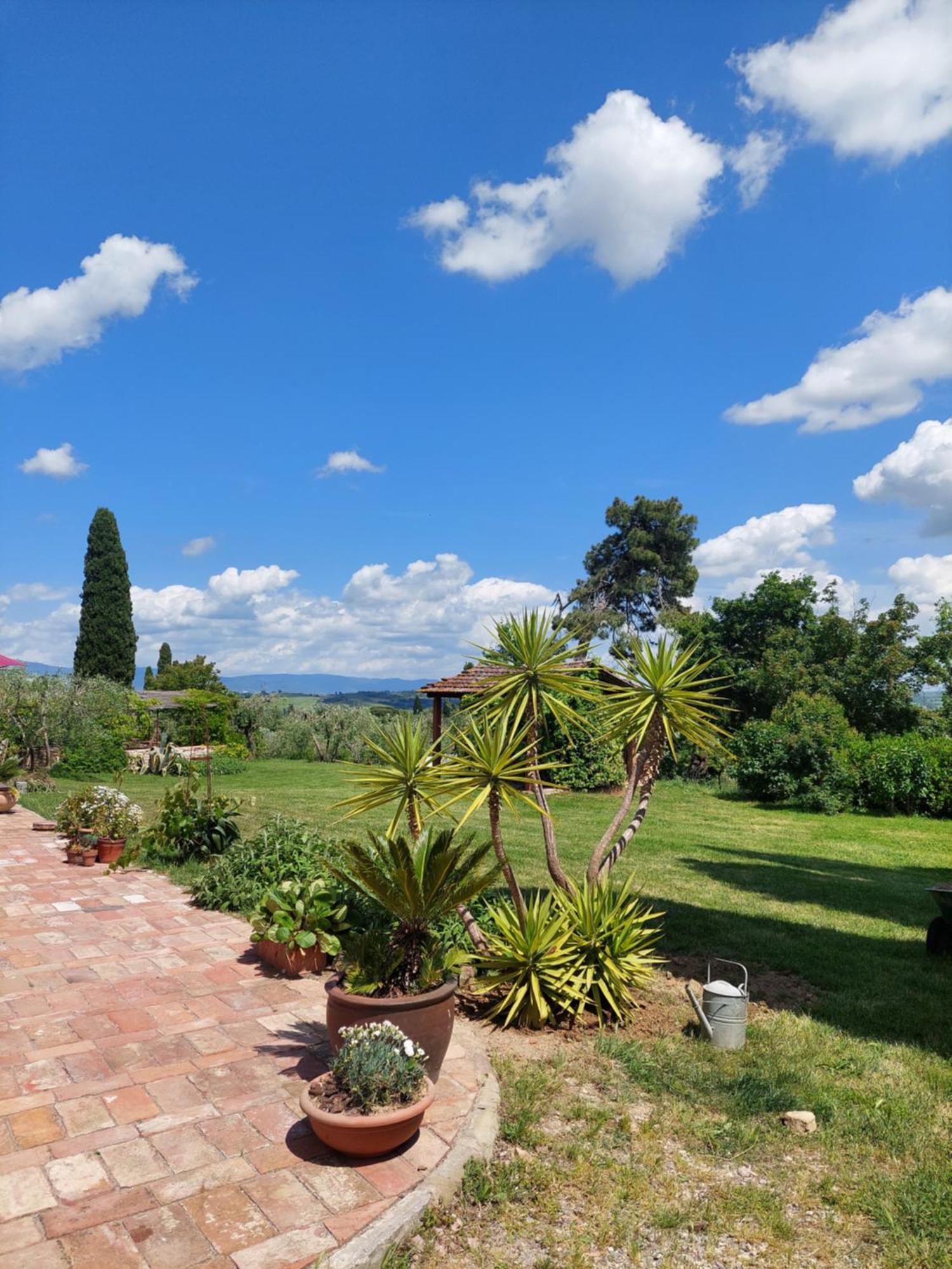 Casa Ezio Marchi - Due Appartamenti E Una Family Suite Bettolle Exterior photo
